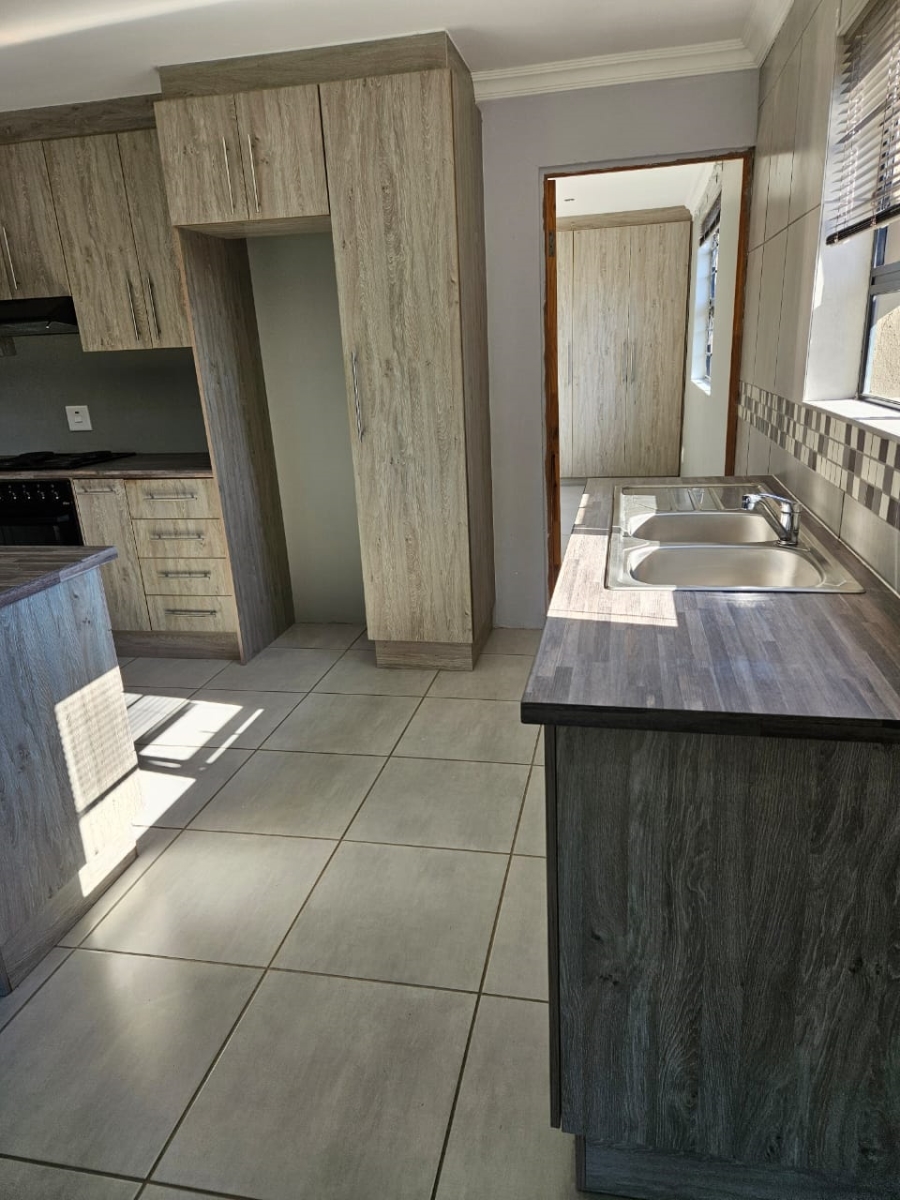 To Let 1 Bedroom Property for Rent in Greenshields Park Eastern Cape